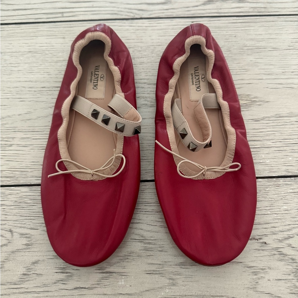 Valentino Garavani Red and Beige Rockstud Ballet Flats